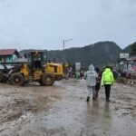 Kementerian PU Terjunkan Alat Berat Pulihkan Jalan Nasional Terdampak Banjir Bandang di Solok
